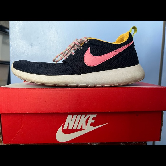 Nike shoes women - Picture 2 of 8